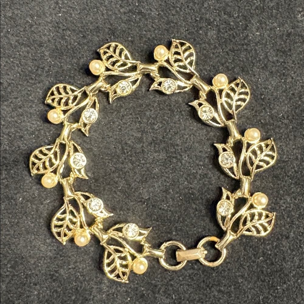 Vintage Gold Leaf and Pearl Bracelet featuring faux pearls and clear rhinestones - Picture 2 of 5